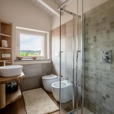 B&B Sarmassa 나르졸레